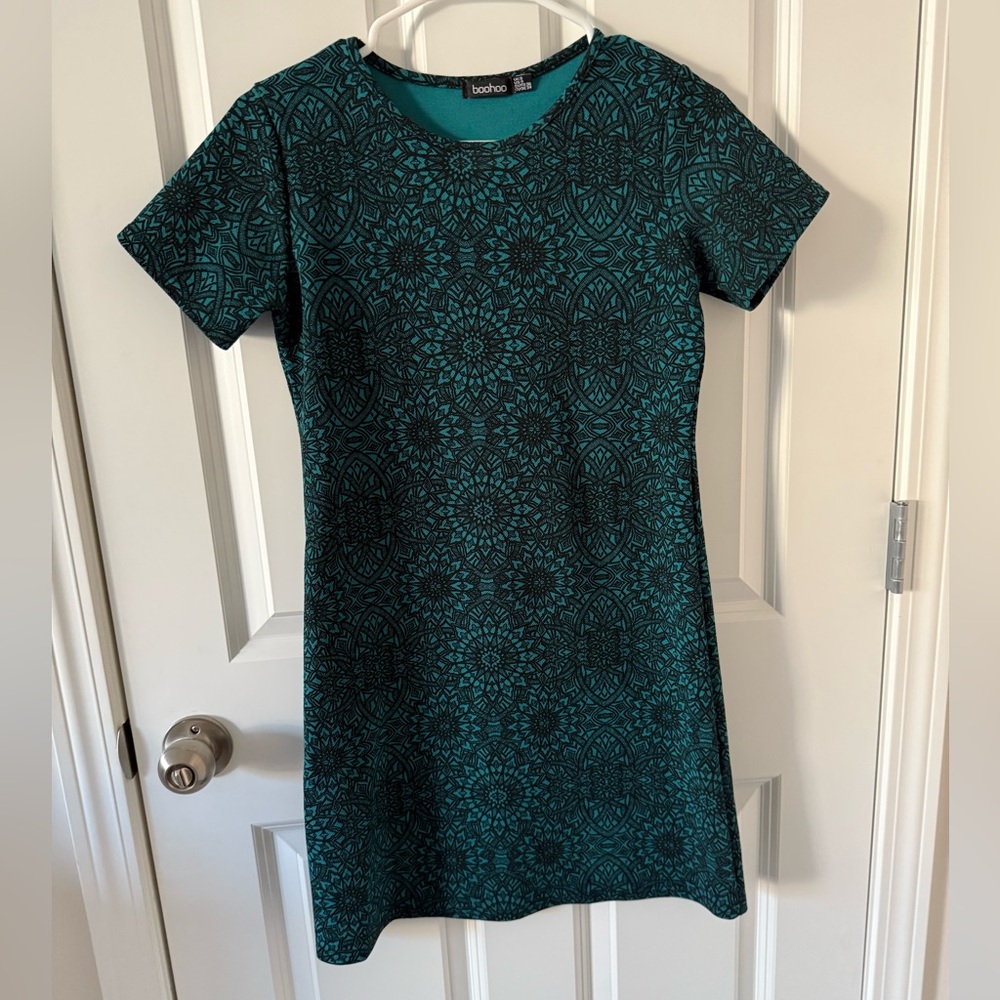 Boohoo Turquoise and Black Patterned Mini Dress